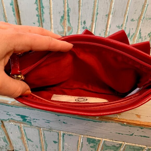 Big Buddha Red Flower Clutch Wristlet - Picture 5 of 7